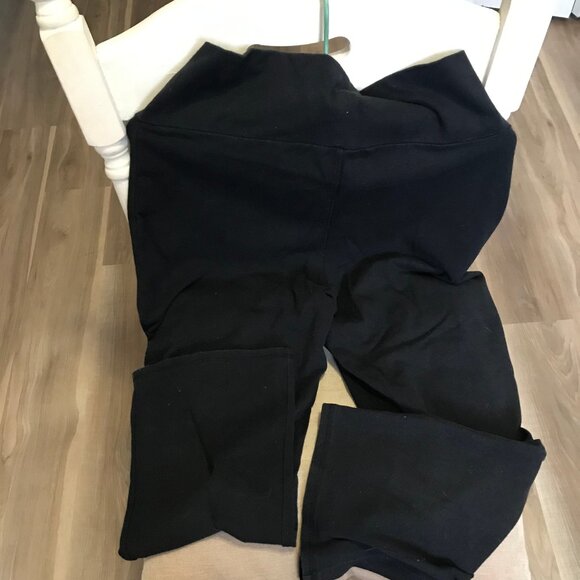 Old Navy Ladies Wide Leg Yoga Pants Size Medium $5.00 AS AN ADD ON - Picture 2 of 2